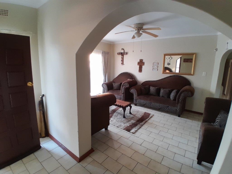 5 Bedroom Property for Sale in Geelhoutpark North West